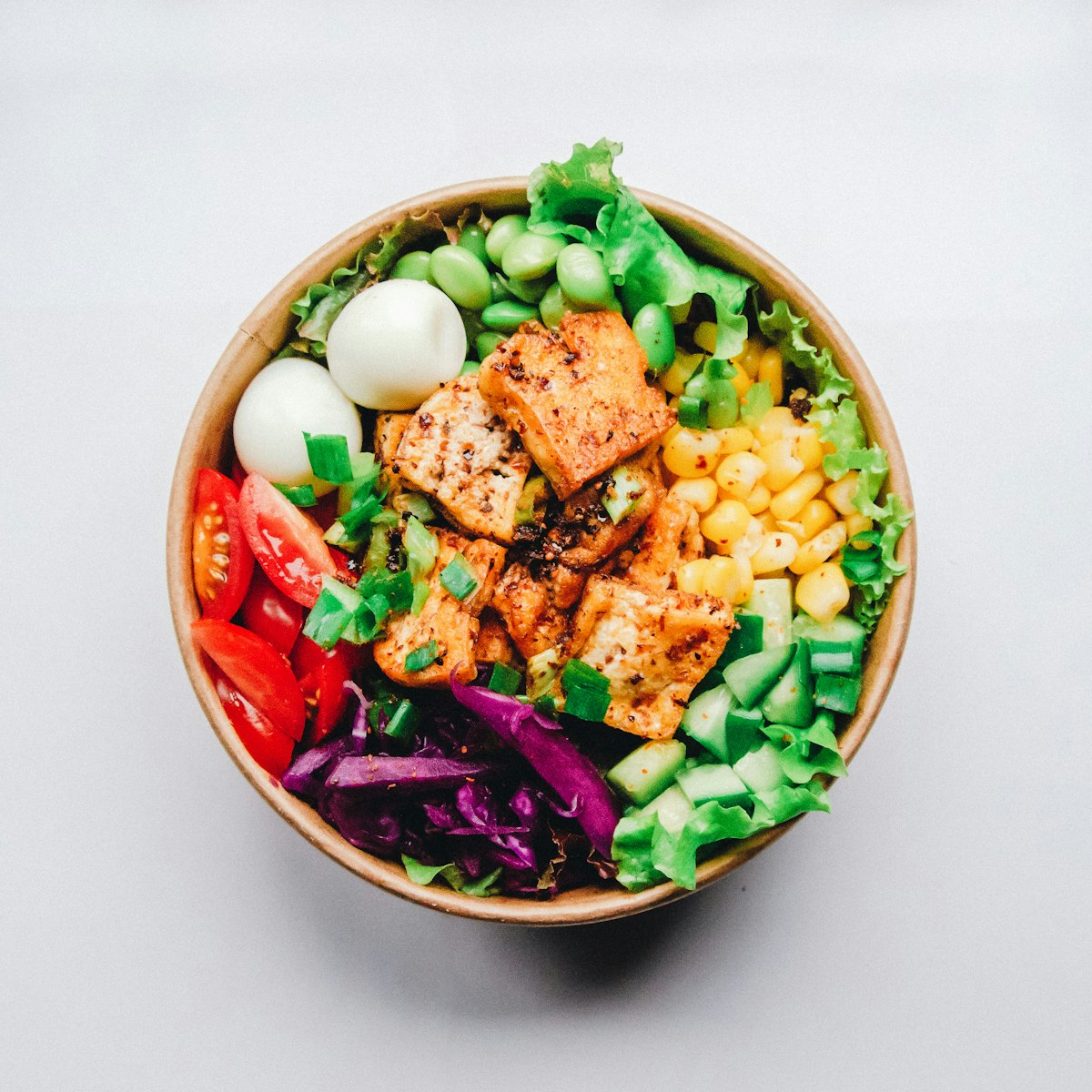 A balanced plate with grilled protein and vegetables.